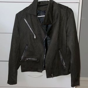 Soft leather jacket with pockets!